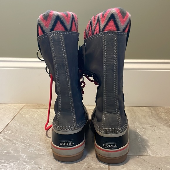 Sorel Winter Boots - Picture 5 of 9